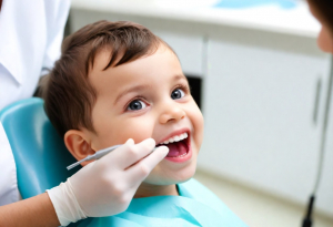 Denti marci nei bambini: una guida completa per genitori